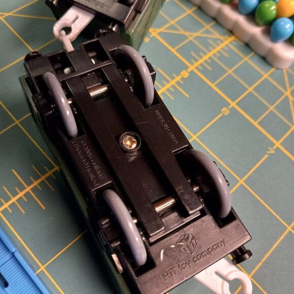 Track Master Engine Rosie and Green Balloon trucks - Picture 5 of 9